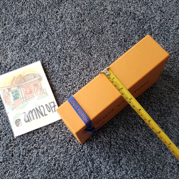 Louis Vuitton Gift Box & LV Ribbon - Picture 4 of 6